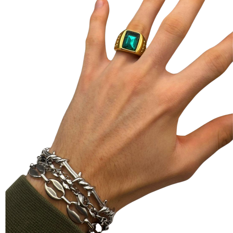 Gold emerald ring