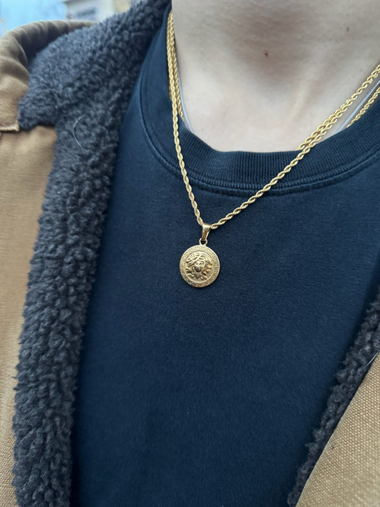 GOLD MEDUSA PENDANT