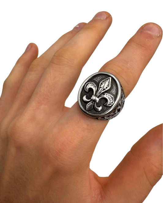 SILVER FLEUR-DE-LIS RING