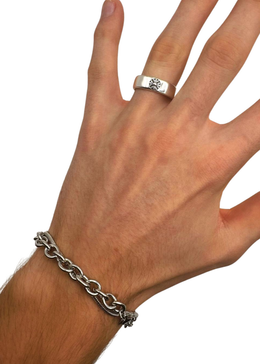 SILVER GOTH FLOWER RING