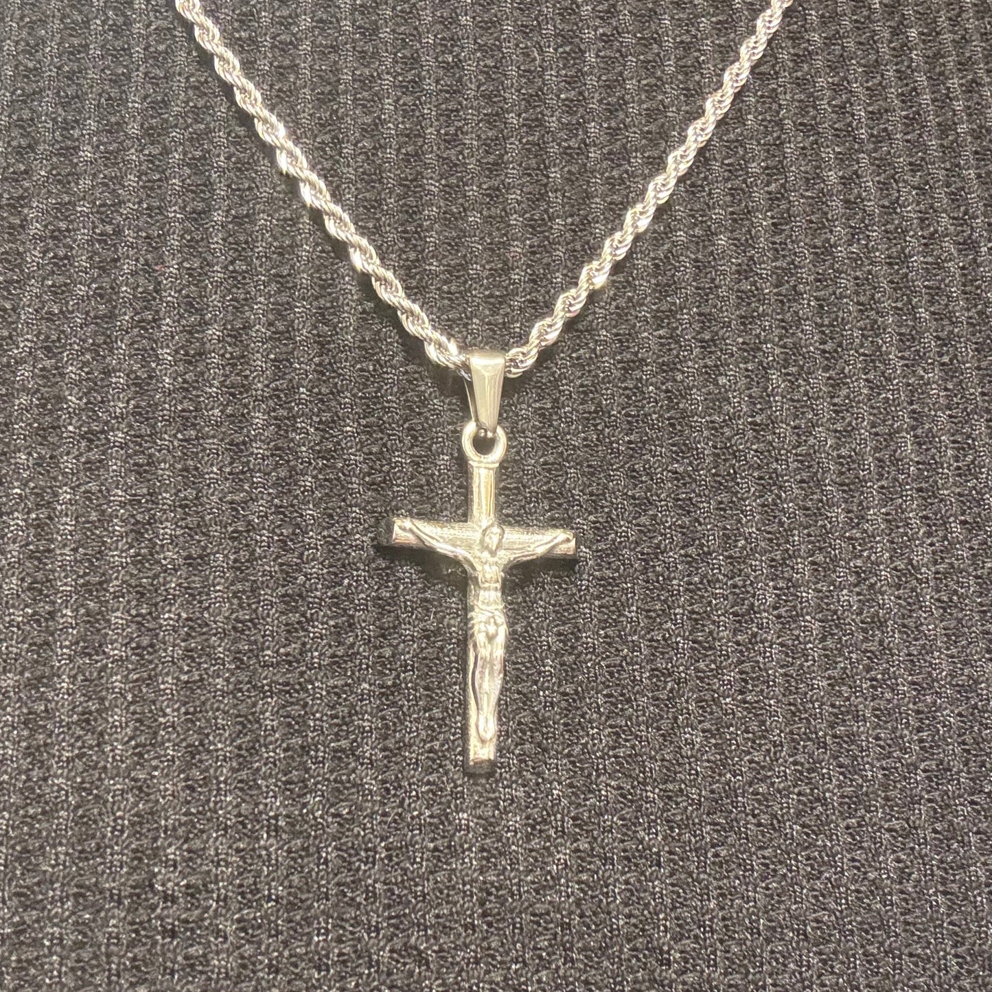 SILVER JESUS CRUSIFIX NECKLACE