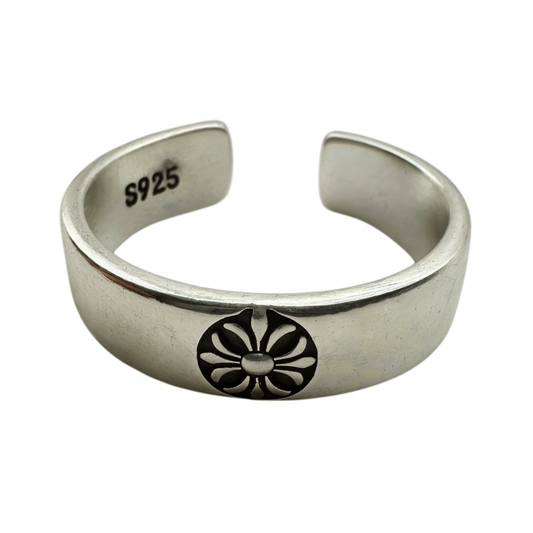 SILVER GOTH FLOWER RING